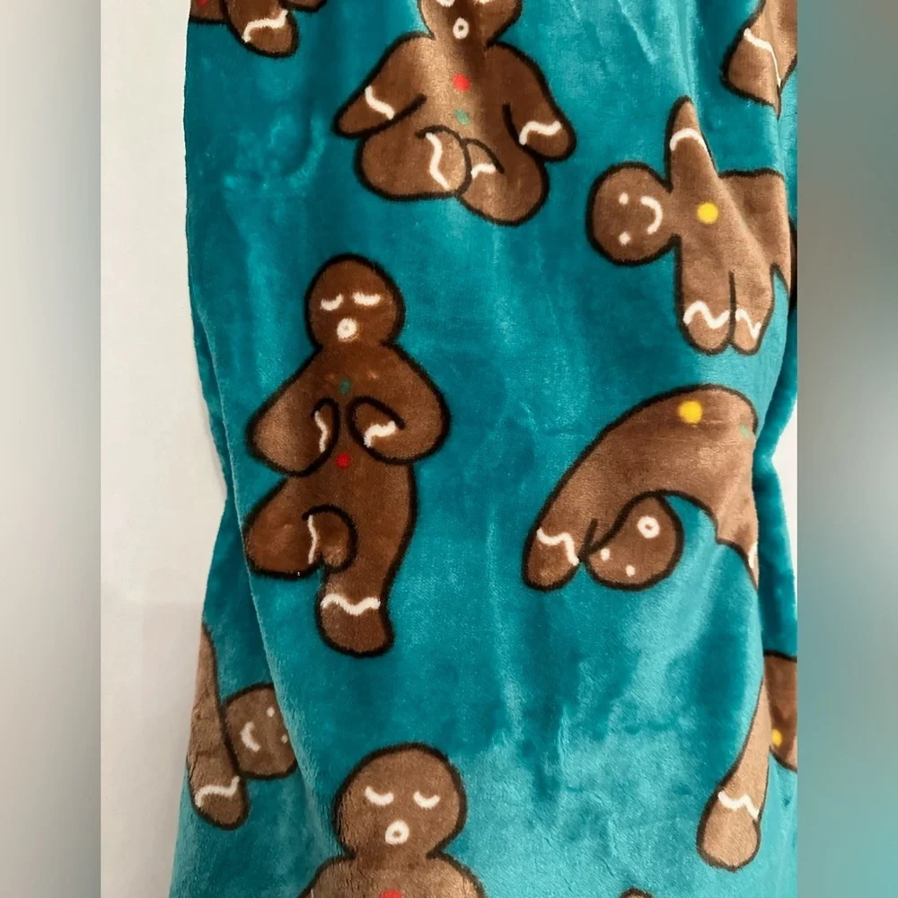NWT 34 Artisan Gingerbread Man Yoga Plush Throw Blanket Holiday Gift Idea Cozy
